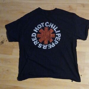 RED HOT CHILLI PEPPERS TEE LG